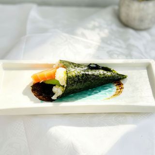 Temaki Somon Avocado Philadelphia