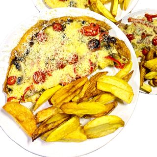 Omletă țărănească cu cartofi prăjiți