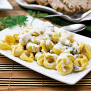 Tortellini cu sos alb