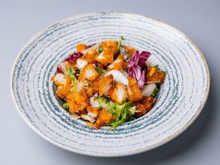 Salată Mantua cu piept de pui