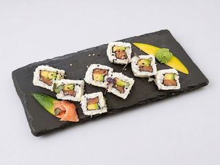 Salmon Avocado Maki