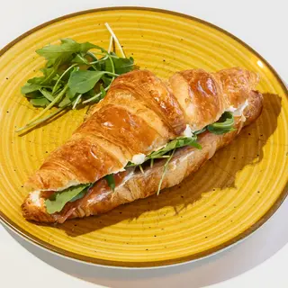 Croissant somon afumat