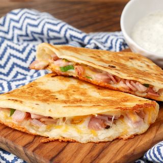 Quesadilla cu Șuncă și Cașcaval
