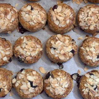 Scones afine si migdale