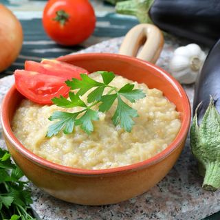 Salată de vinete cu roșii