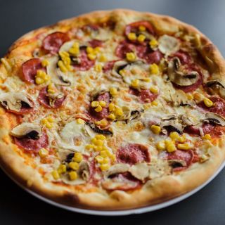 Pizza Prosciuto Funghi