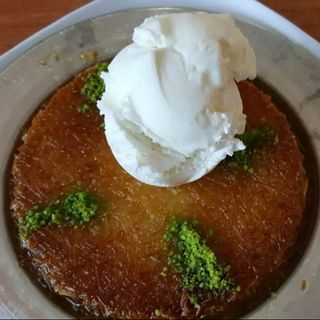 Kunefe cu ingheatata si parmezan