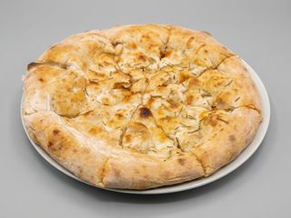 Focaccia cu mozzarela si telemea