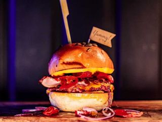 Meniu Smeș Burgăr La Remorcă