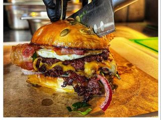 “Squirt” Burgăr