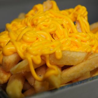 Cartofi cu cheddar sos