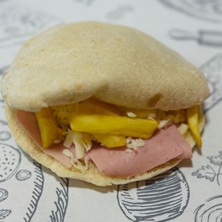 Sandwich Cu Sunca Si Cascaval