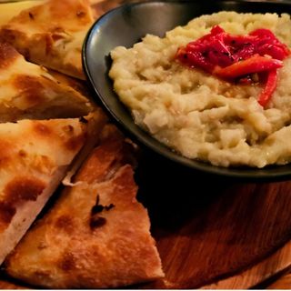 Salată de vinete cu salată de ardei copți