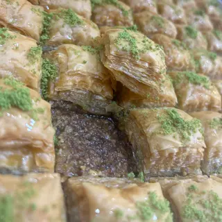 BACLAVA CU NUCA