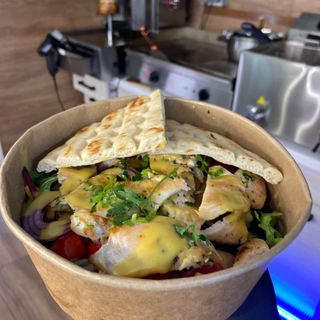 Salată cu pui la grill