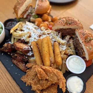 Platou duo mix recomandat pentru 2-3 persoane