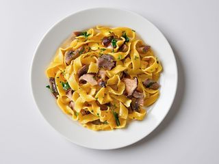 Paste cu vită și funghi porcini