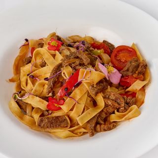 Tagliatelle cu vită