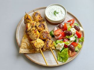 Souvlaki de pui și porc