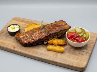 Coaste BBQ & cartofi wedges