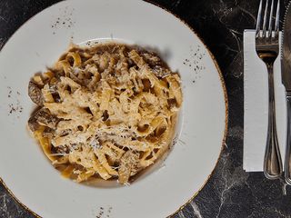 Tagliatele cu vită și funghi porcini