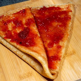 Clătită cu dulceață de căpșuni 40x40