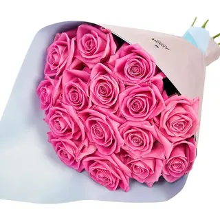 Buchet „Delicatețe și Farmec” cu 15 trandafiri roz