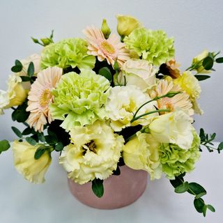 Aranjament cu Flori in cutie „Armonie în Petale”