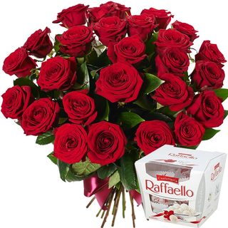 Buchet  „Red Passion & Sweet Love” 25 trandafiri si Praline Raffaello