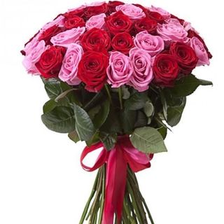 Buchet cu 25 trandafiri rosii "Love in Bloom"