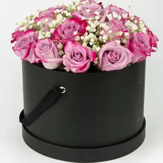 Aranjament floral in cutie "Delicat Roz"