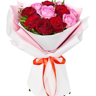 Buchet „Dual Love” cu 11 trandafiri