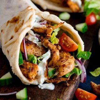 Shawarma libaneză + Cartofi prăjiți (100 g.)