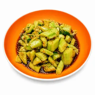 Salata de castraveti striviti 拍黄瓜