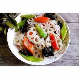Lotus cu legume călite 荷塘小炒