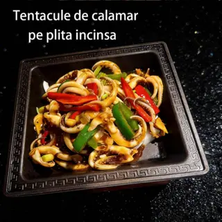 Tentacule de calamar pe plita incinsa 铁板鱿鱼须
