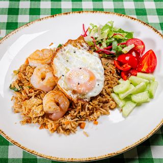 Orez stir fry cu creveti