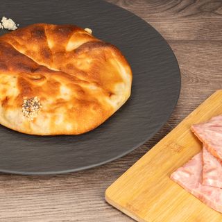 Palanet cu brânză și bacon