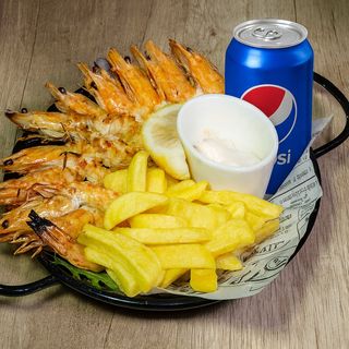 COMBO Creveți la gratar (cu cartofi+sos+Pepsi)