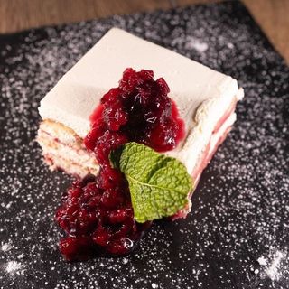 Tiramisu cu fructe de pădure