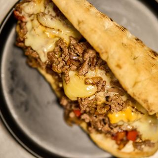Philly Cheesesteak (360g)