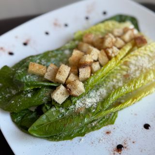 Salată avocado cu nuci și gorgonzola