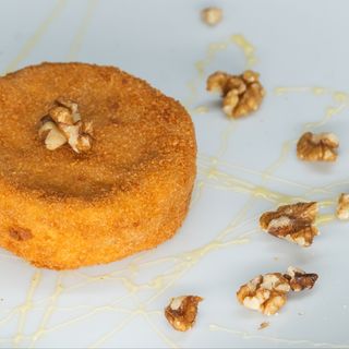 Camembert pane cu nuci și miere