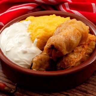 Sarmalute Traditionale Cu Mamaliguta