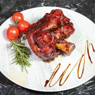 Ciolan de porc afumat si dezosat