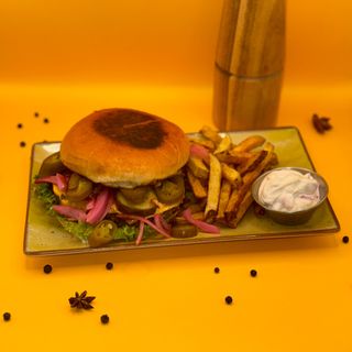 Cheesy jalapeno beef burger