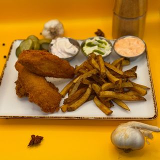 Chicken strips & chips & 3 sosuri