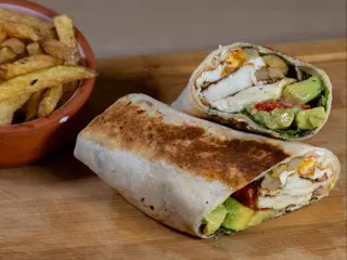 Wrap Halloumi & Avocado & Chips