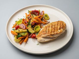 Chicken steak & legume pe plita