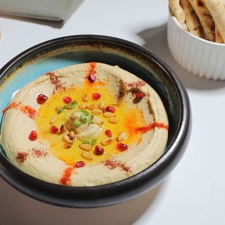 Lebanese hummus